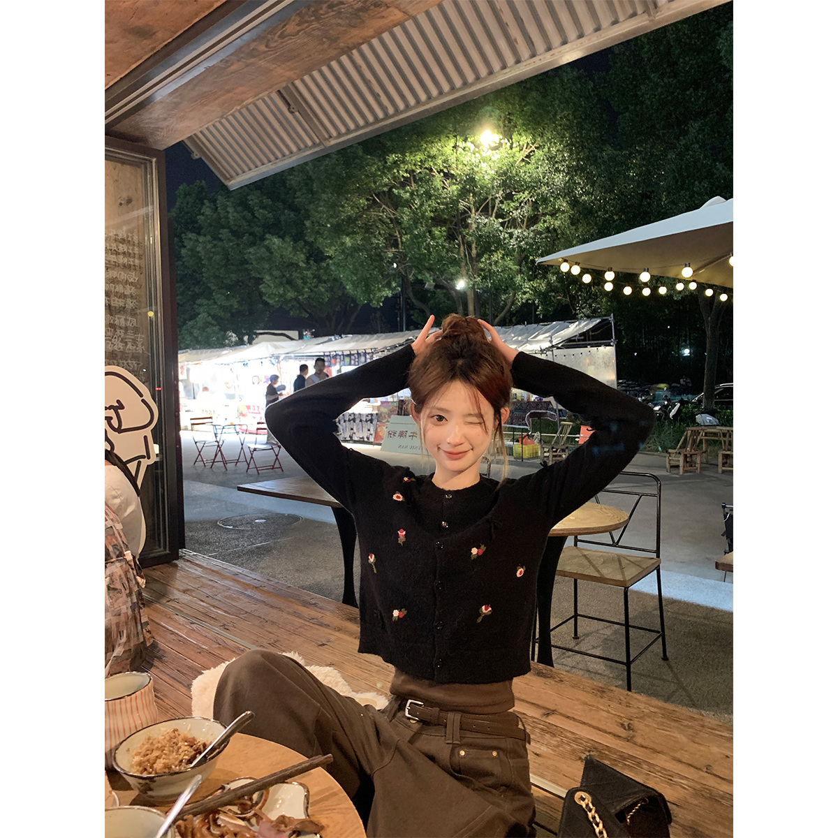 甜美刺绣花卉温柔圆领短款针织开衫秋冬新款女装上衣长袖毛衣外套