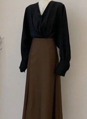 春秋季法式赫本气质上衣套装收腰显瘦半身裙高端精致复古两件套