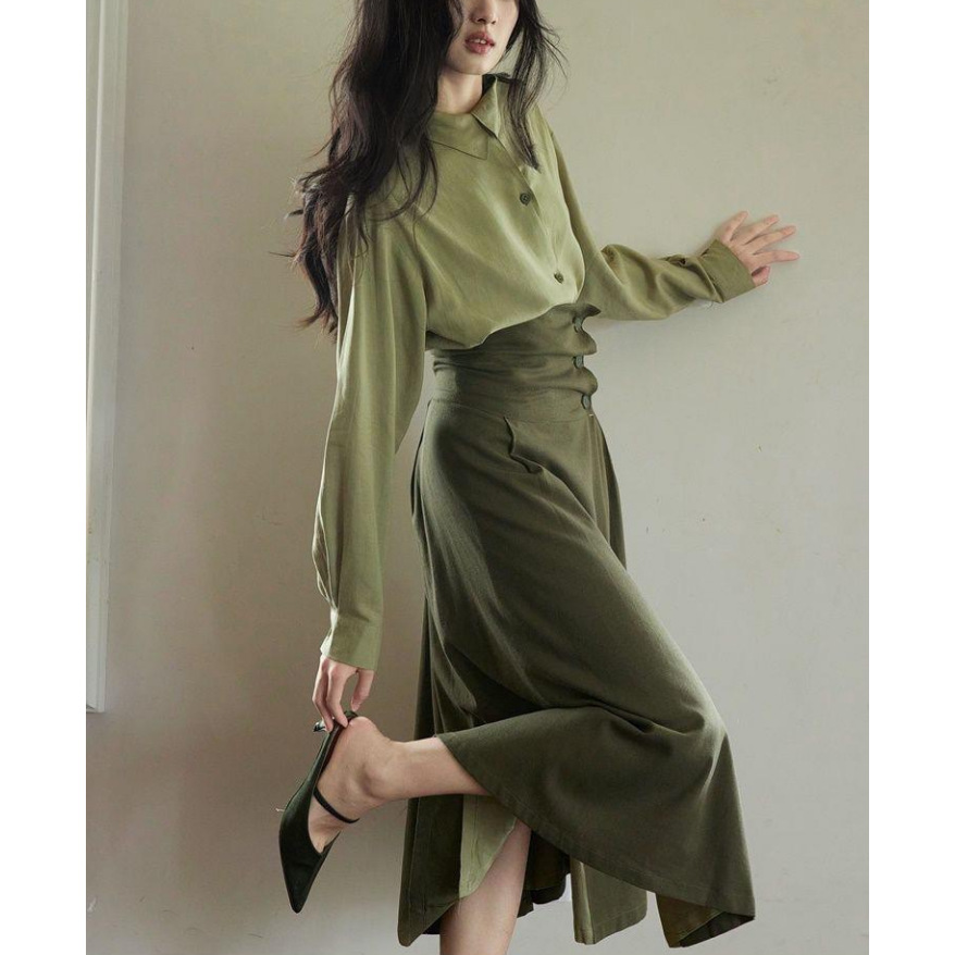 2025早秋浅绿气质衬衣外搭简约复古不对称领通勤深咖半身长裙套装
