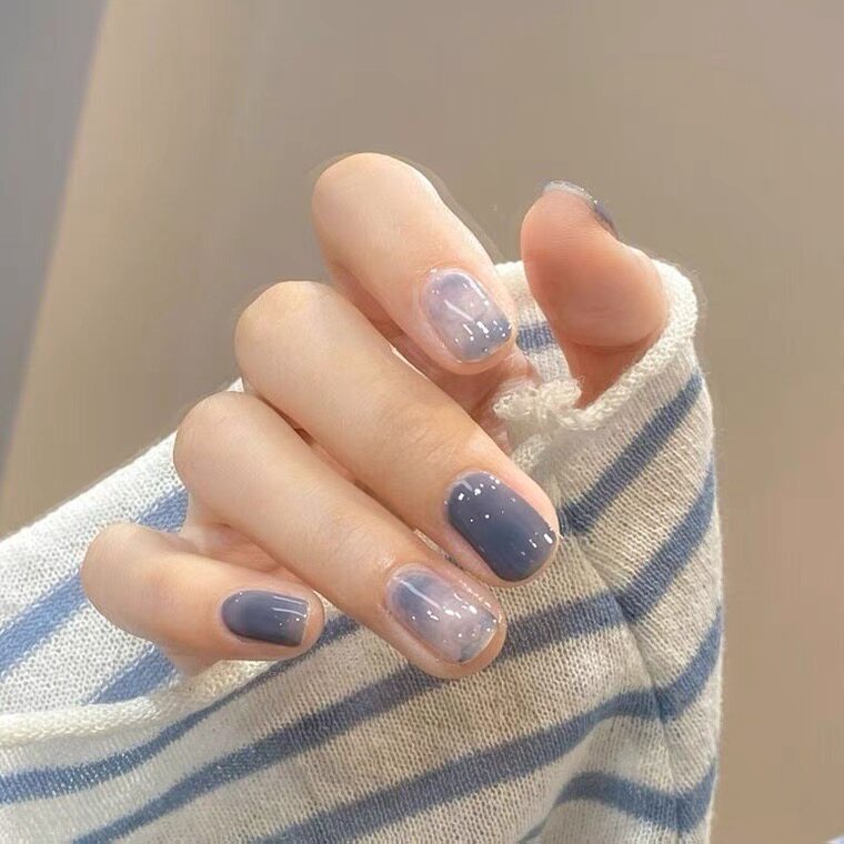 网红款雾霾蓝晕染冰透美甲成品贴片2023夏天新款穿戴甲可拆卸甲片