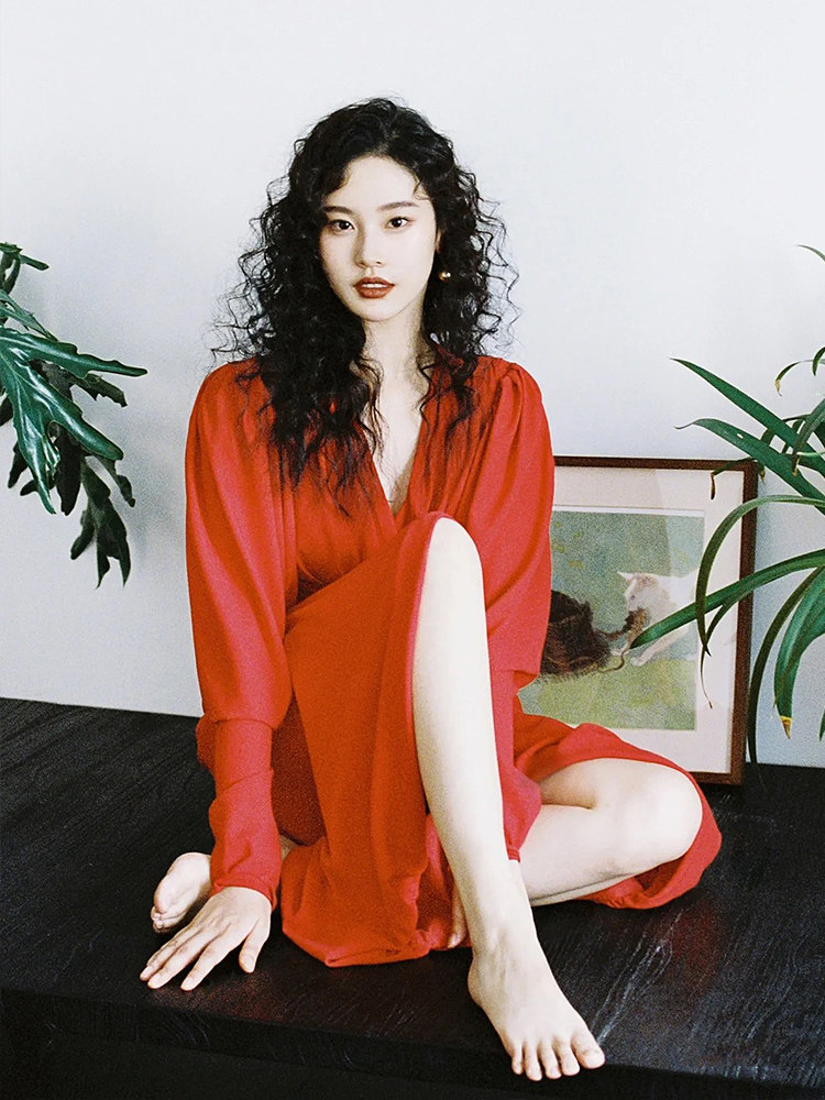 신부 웨딩 토스트 드레스 복고풍 홍콩 스타일 긴팔 V 넥 하이 엔드 기질 허리 슬리밍 여성용 레드 드레스