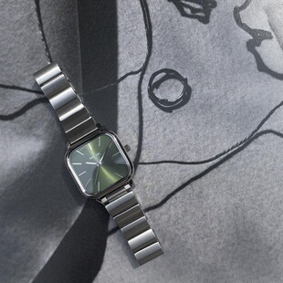 代购BREDA ESTHER复古方形手表女表小巧绿色表盘ins风潮钢带欧美