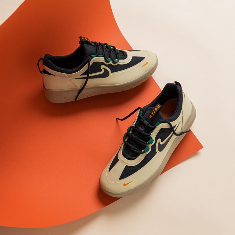 Nike耐克系带詹姆斯联名运动鞋