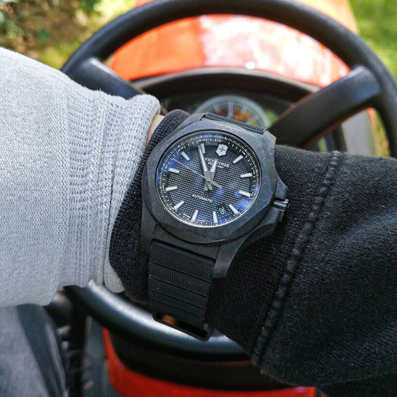 代购Victorinox 维氏手表男碳纤维黑色表盘防水自动机械男表 241