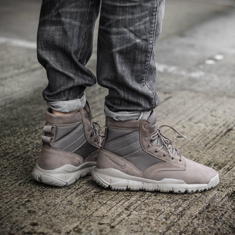 代购Nike SFB 6 NSW Leather耐克防滑耐磨棕色中筒户外靴登山徒