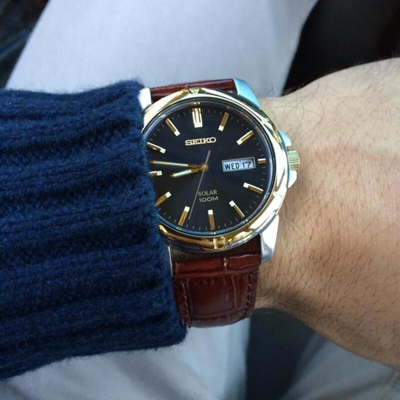 代购Seiko精工手表男太阳能深蓝色表盘休闲棕色皮带日韩腕表SNE1