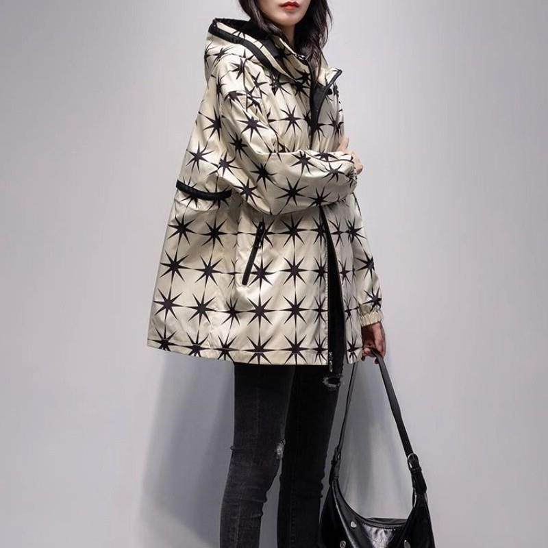 米白色印花风衣女中长款2024秋季新款韩版连帽休闲宽松显瘦外套潮