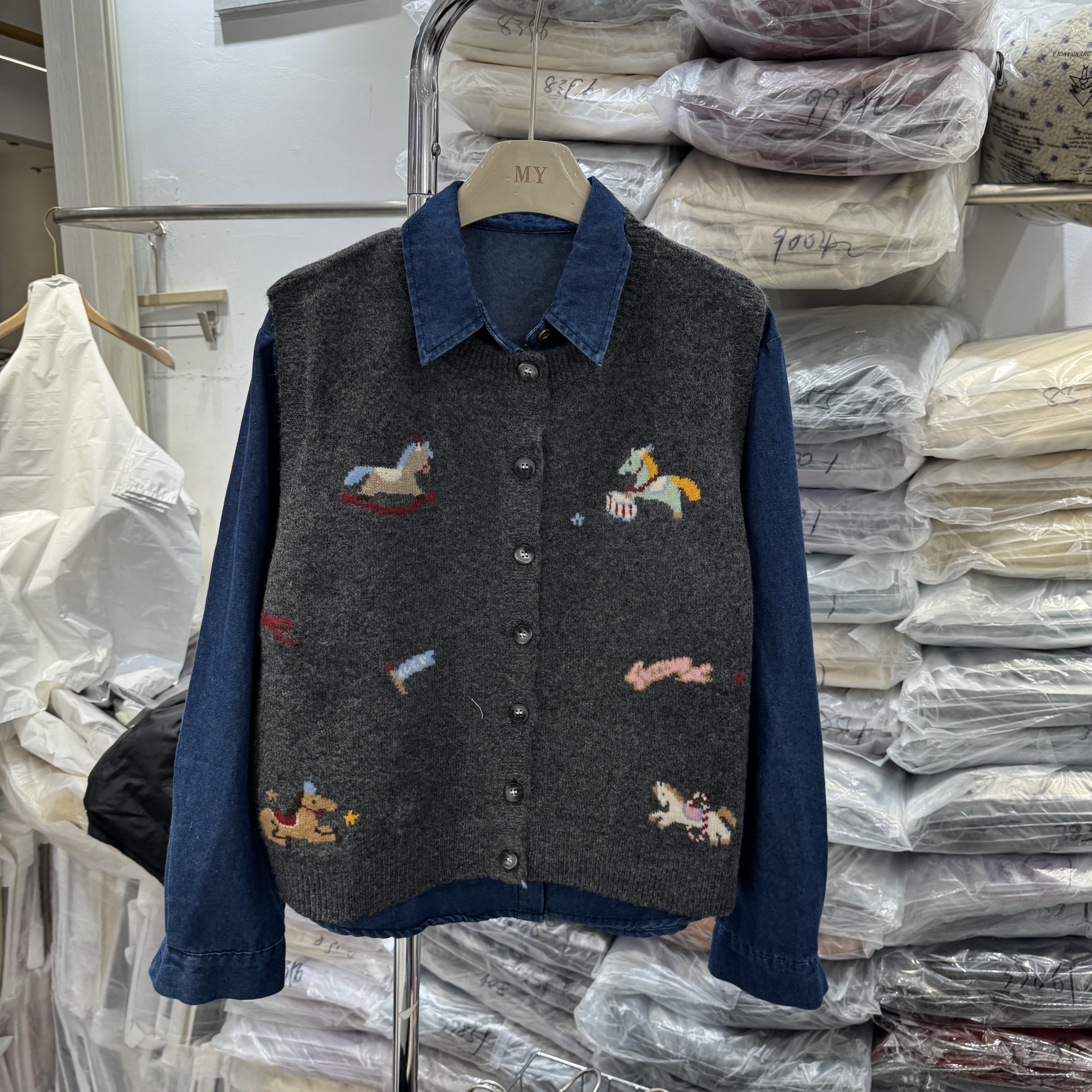 3387两件套2025冬季新款文艺刺绣无袖针织背心+牛仔衬衫百搭套装