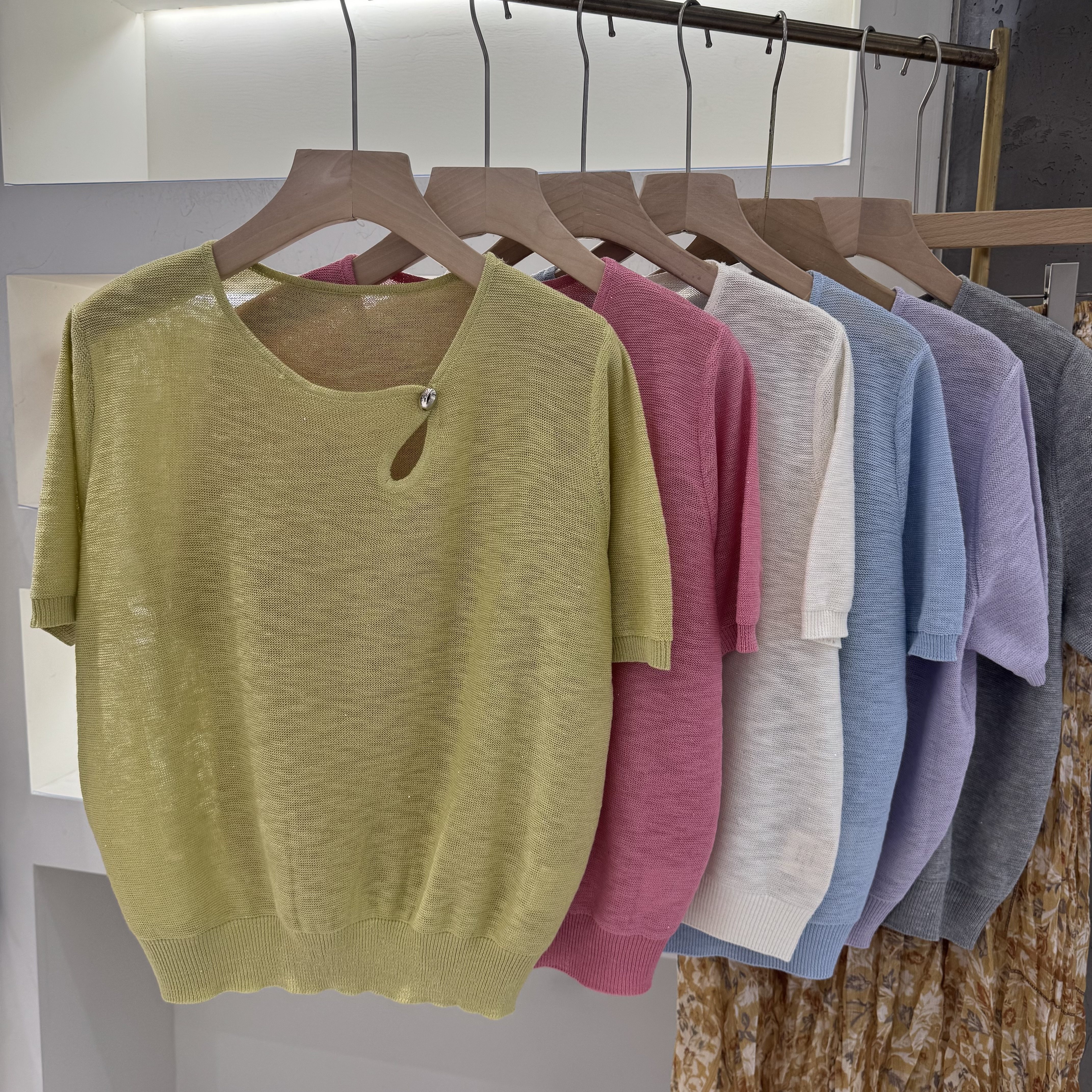 韩系正品欧货别致简约风镂空针织短袖T恤女夏季纯色显瘦气质上衣