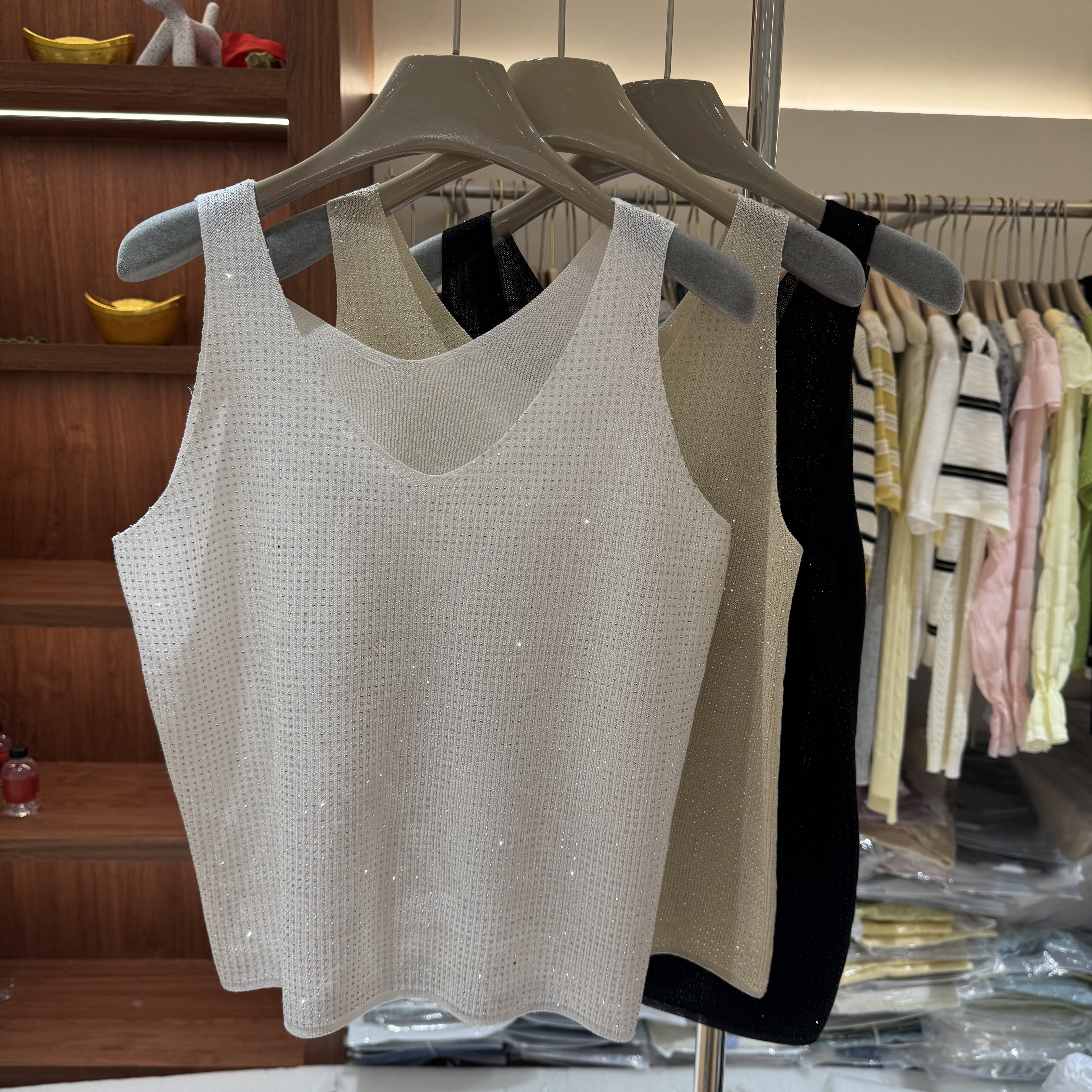 欧洲站2026春季新款女士V领烫钻亮丝针织冰爽背心欧货宽松打底衫