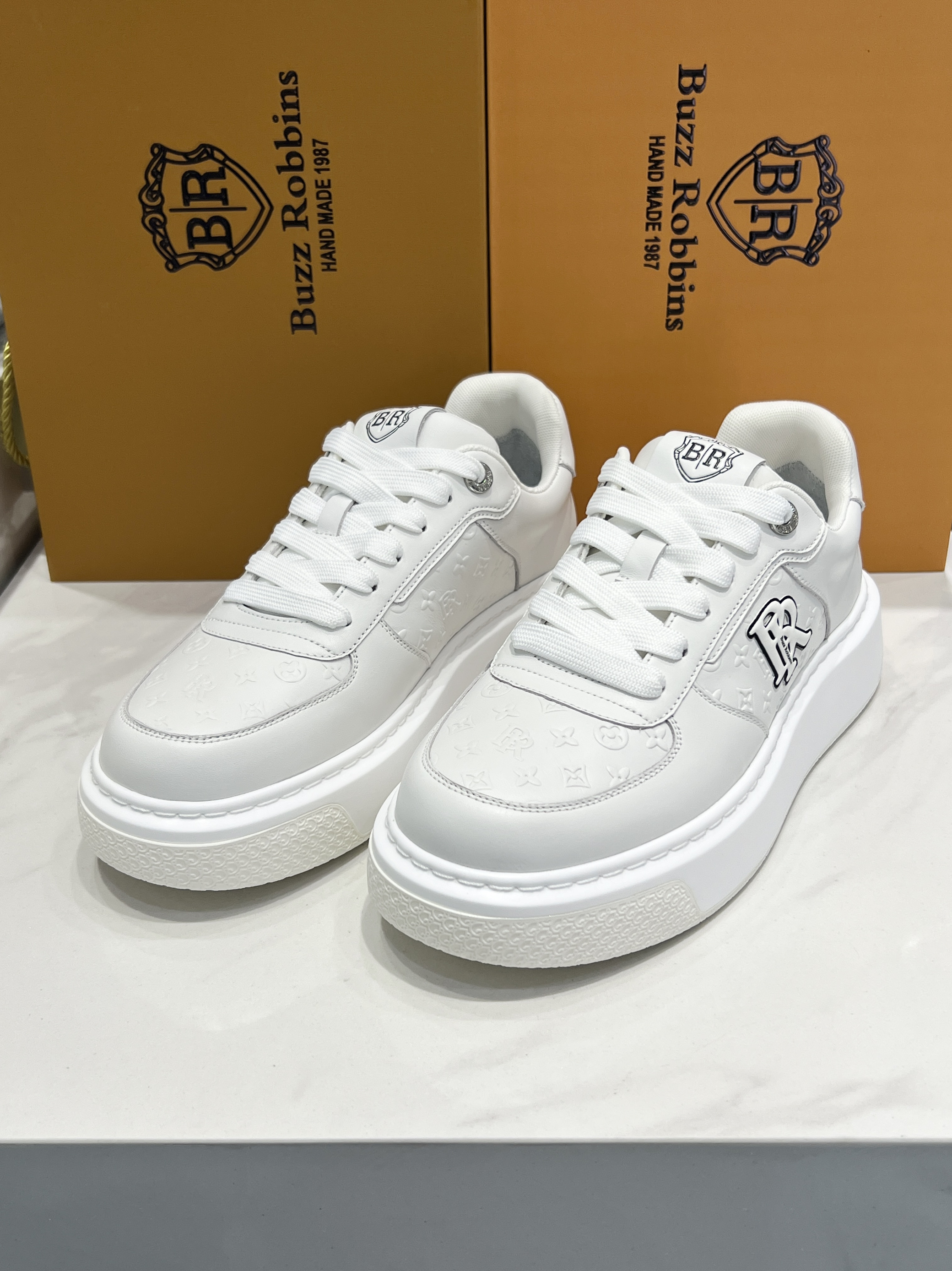 Buzz Robbins春夏新品/时尚字母图案印花男士休闲板鞋