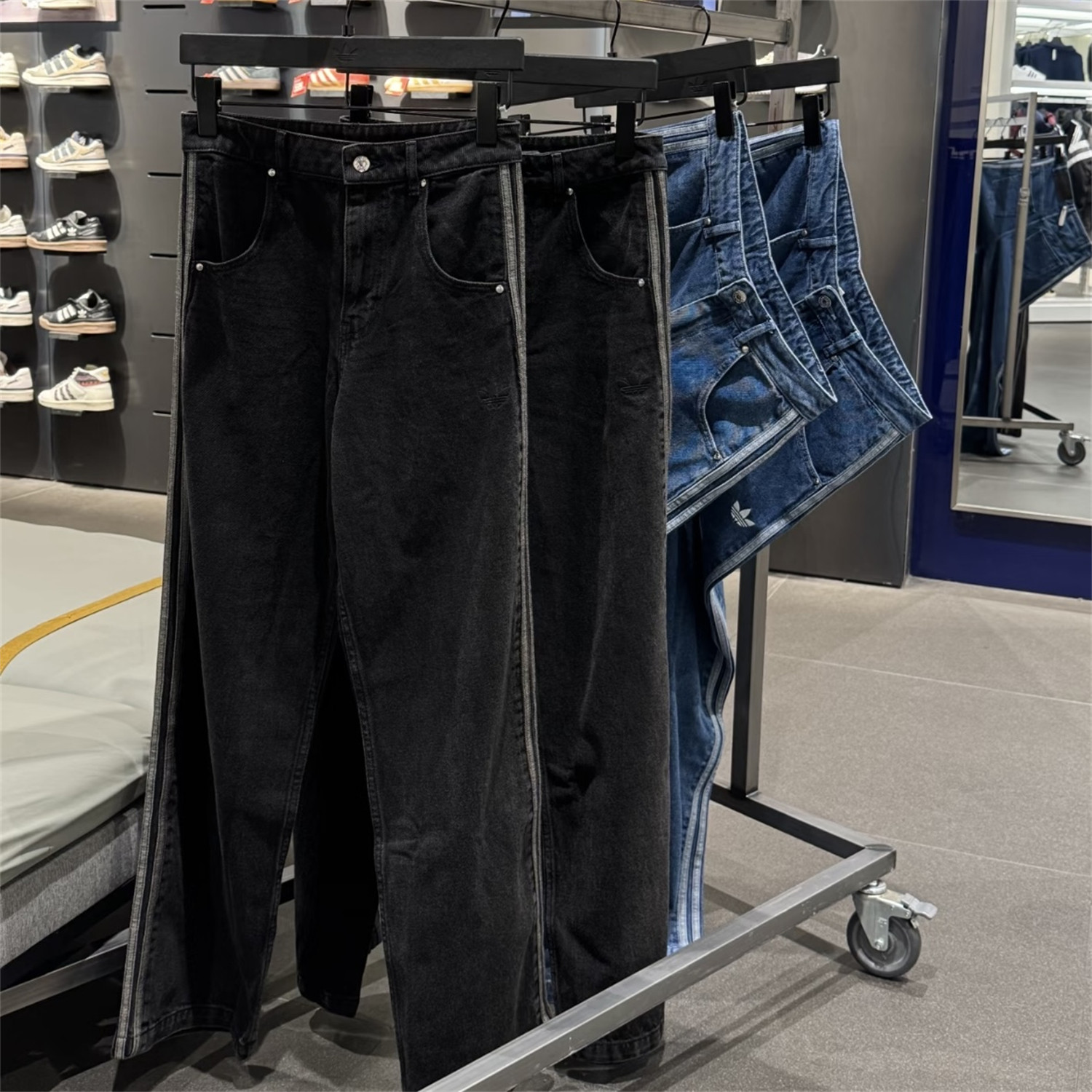 Adidas三叶草 男子运动休闲潮流经典阔腿牛仔长裤 JC6234 JC6718