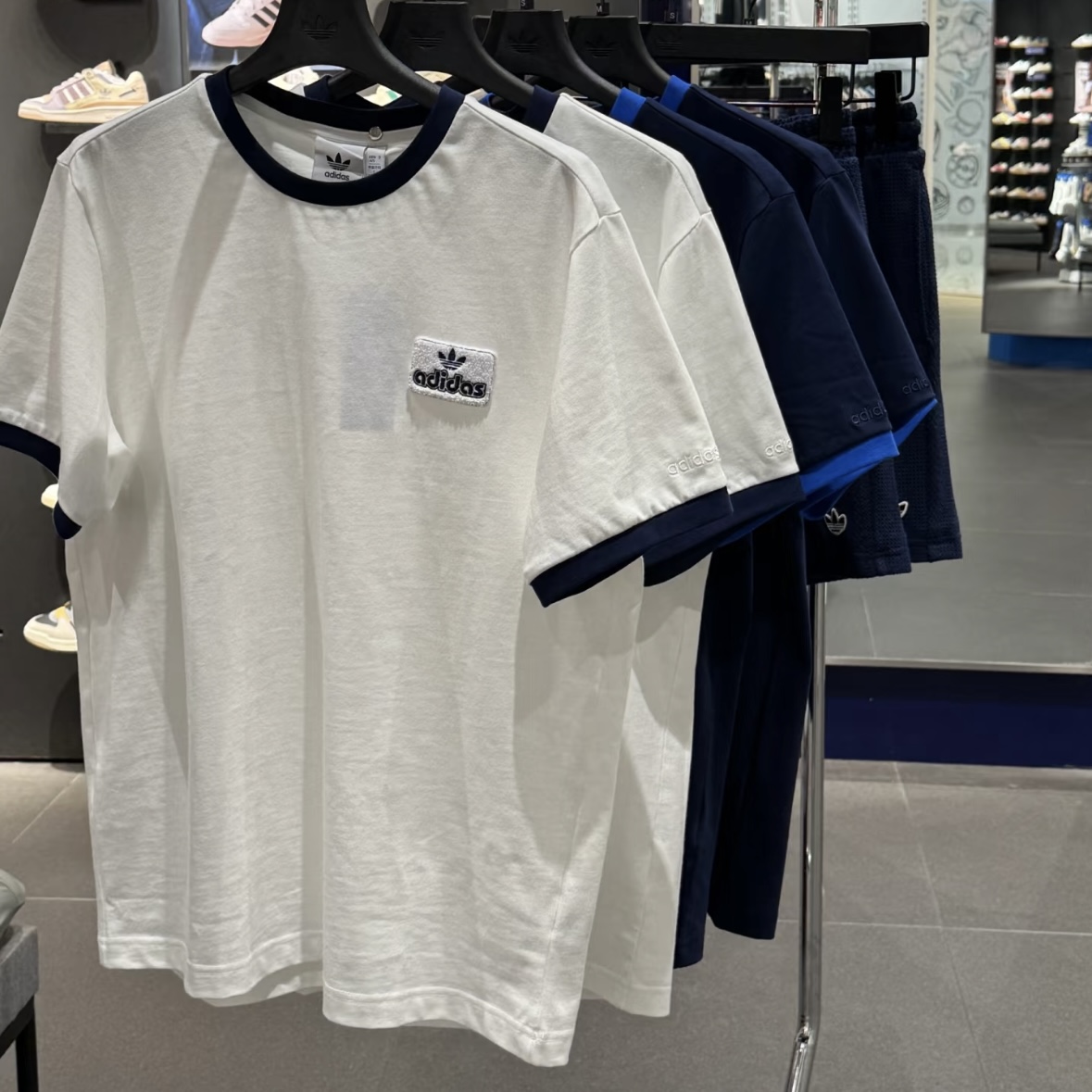 Adidas三叶草 男女运动休闲潮流刺绣复古短袖T恤 JX2637 JX2638