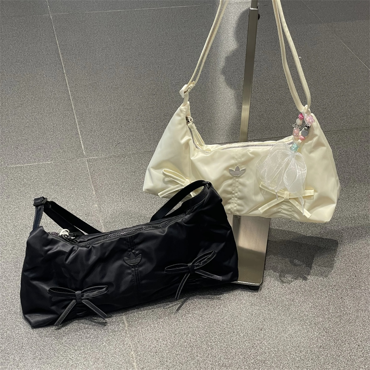 三叶草 女子运动休闲潮流蝴蝶结单肩包手提包拎包 KC2769 KC2770