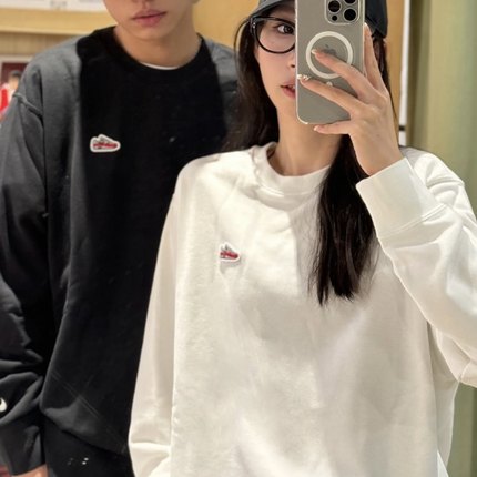 Nike耐克 春季新款男子运动休闲潮流刺绣球鞋套头衫卫衣 FZ5203