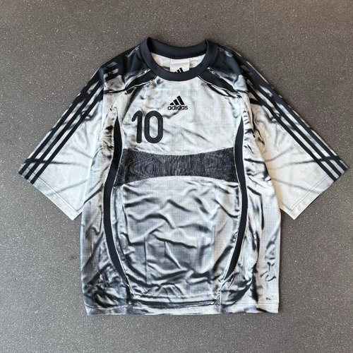 Adidas阿迪达斯 男子运动休闲潮流足球宽松短袖T恤 KF8522 KF8523