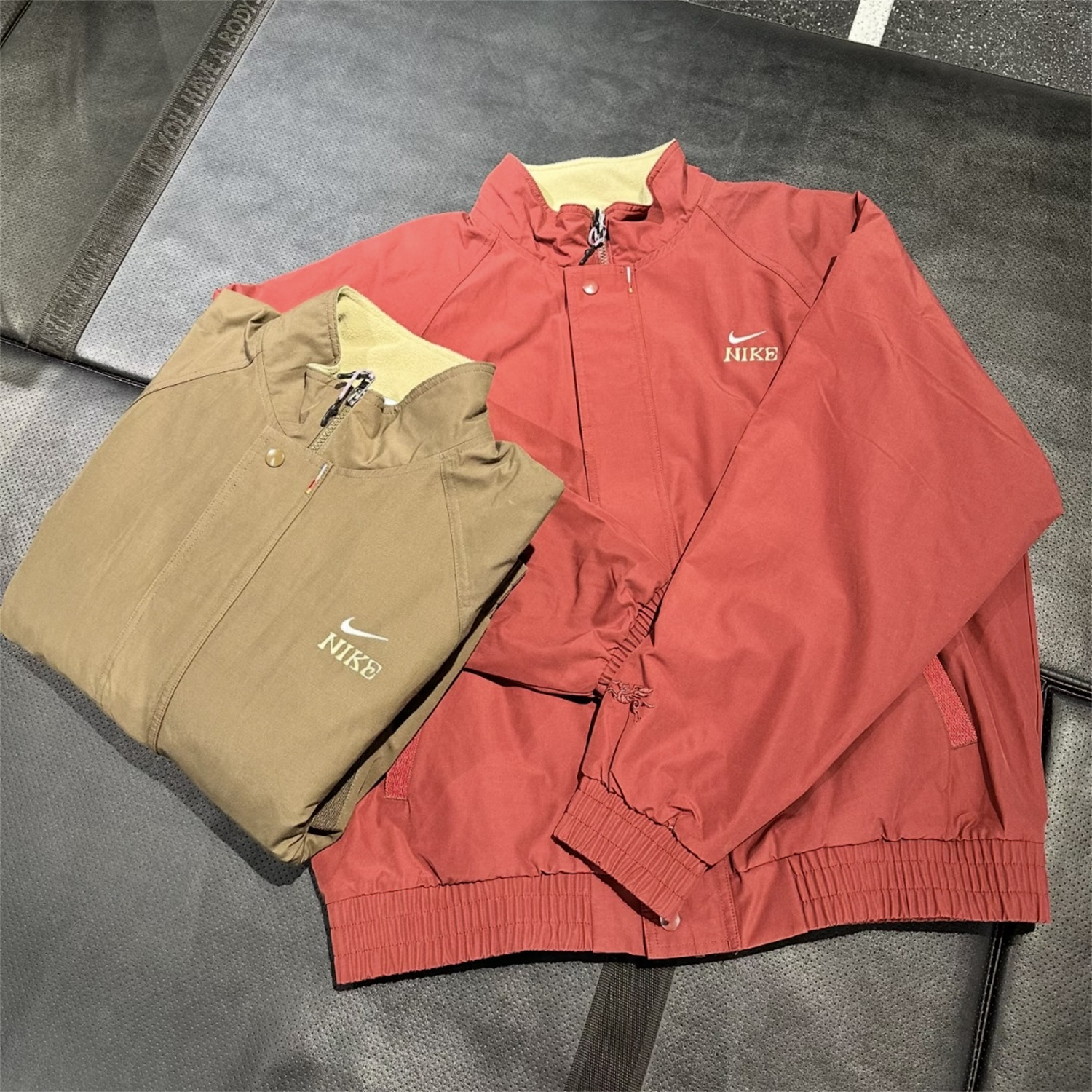 Nike耐克 男子运动休闲潮流复古刺绣加绒保暖宽松夹克外套 IQ3705,运动服/休闲服装,运动茄克/外套,淘宝优惠券,粉丝福利购,淘宝优惠卷