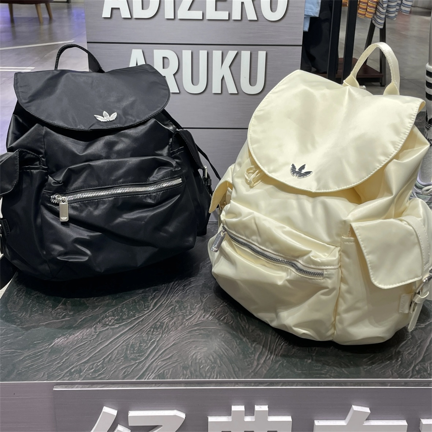 Adidas三叶草 女子运动休闲潮流拉绳翻盖双肩背包 KC2759 KC2760