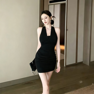 性感名媛风挂脖V领无袖 纯欲辣妹收腰显瘦露背包臀裙 连衣裙女夏季