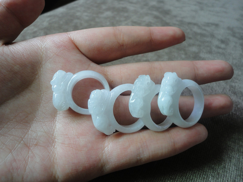 天然翡翠A货手工雕刻戒指 招财貔貅 戒指玉戒礼物饰品水润冰透