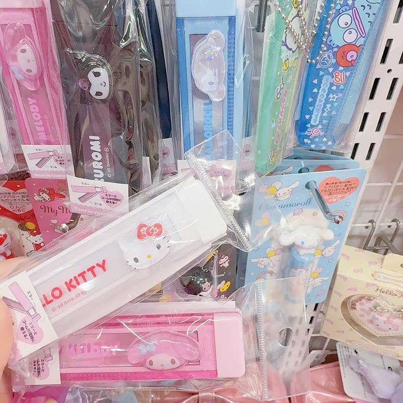 日本三丽鸥sanrio美乐蒂玉桂狗旅行便携随身折叠梳子卡通kitty梳