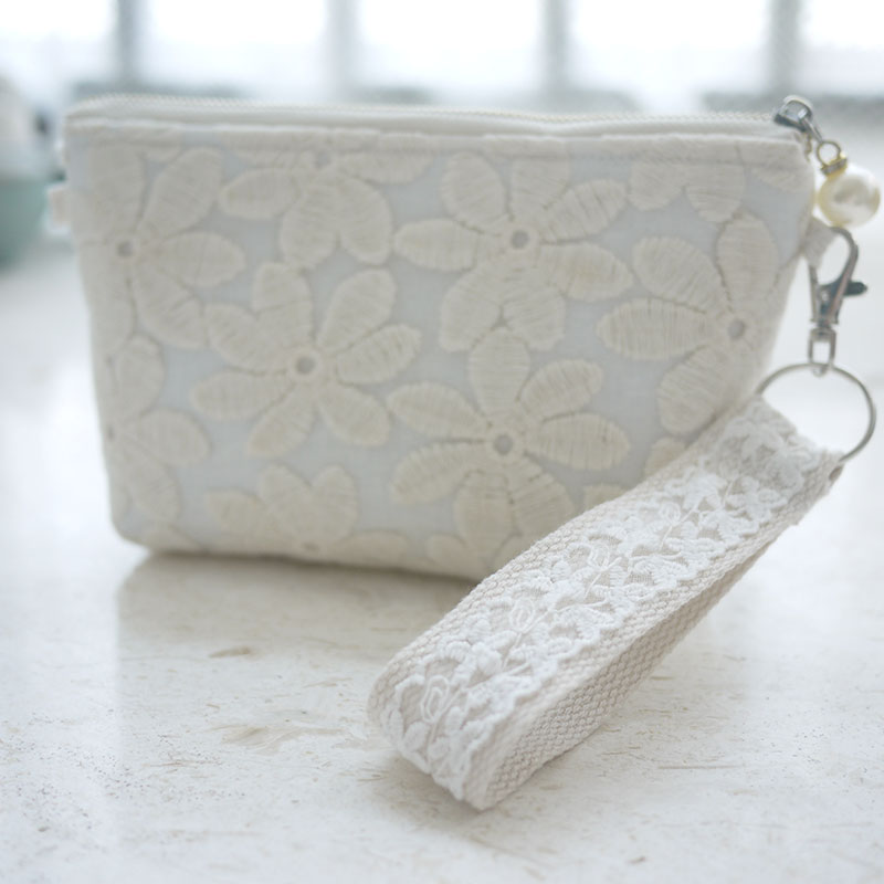 原创小众设计手工自制刺绣花朵口金包复古斜挎包小包手机包包