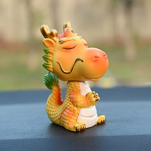 卡努贝龙年手工彩绘作品车内饰品