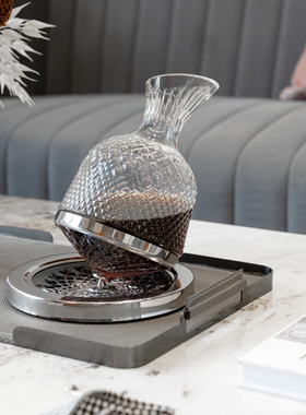 现代简约玻璃旋转托盘红酒醒酒器