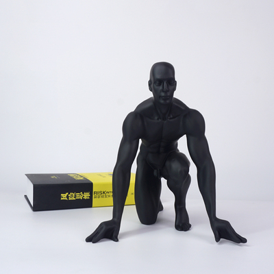 现代简约背叛者人物雕塑摆件客厅玄关柜书房儿童房桌摆设软装饰品