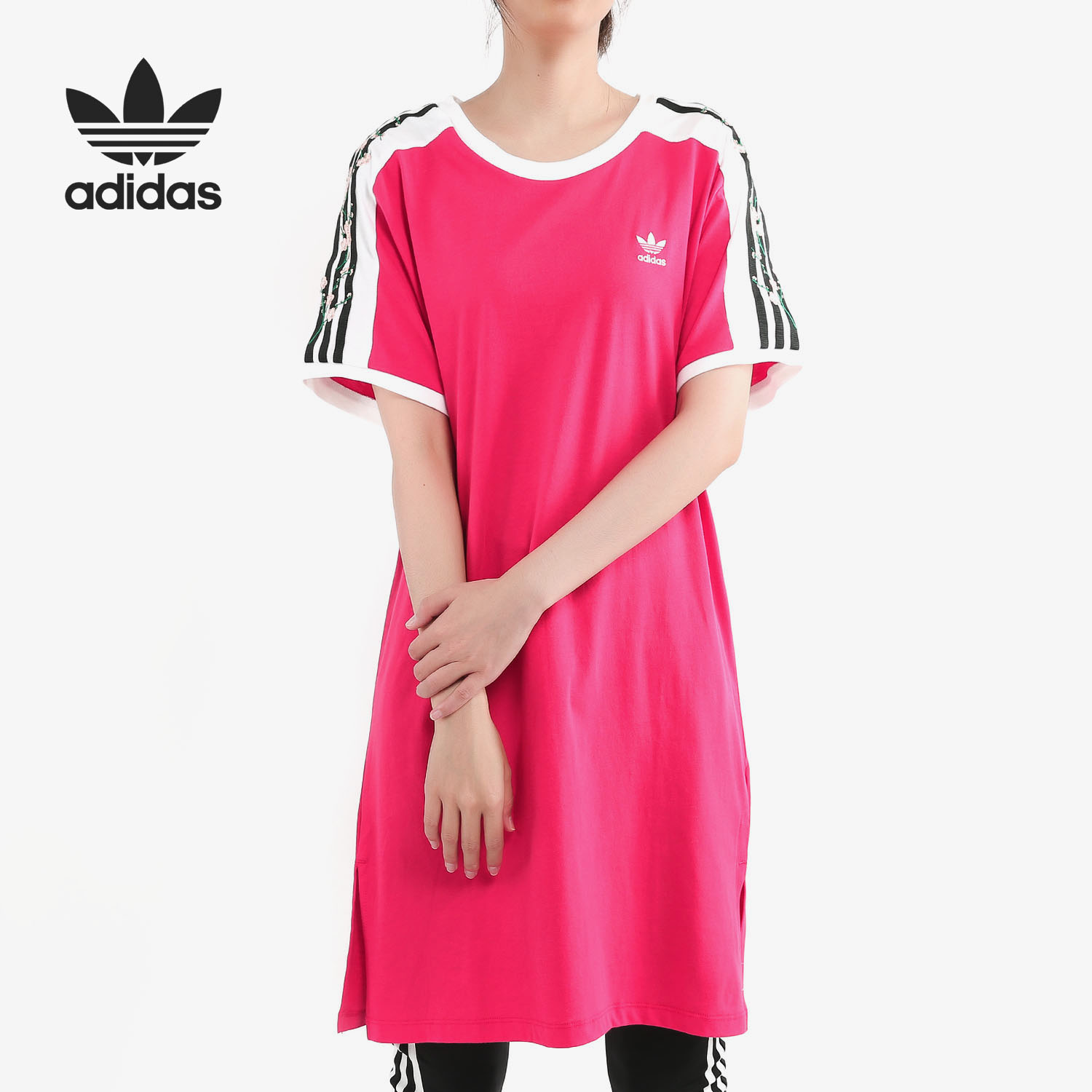 阿迪达斯三叶草女子运动连衣裙