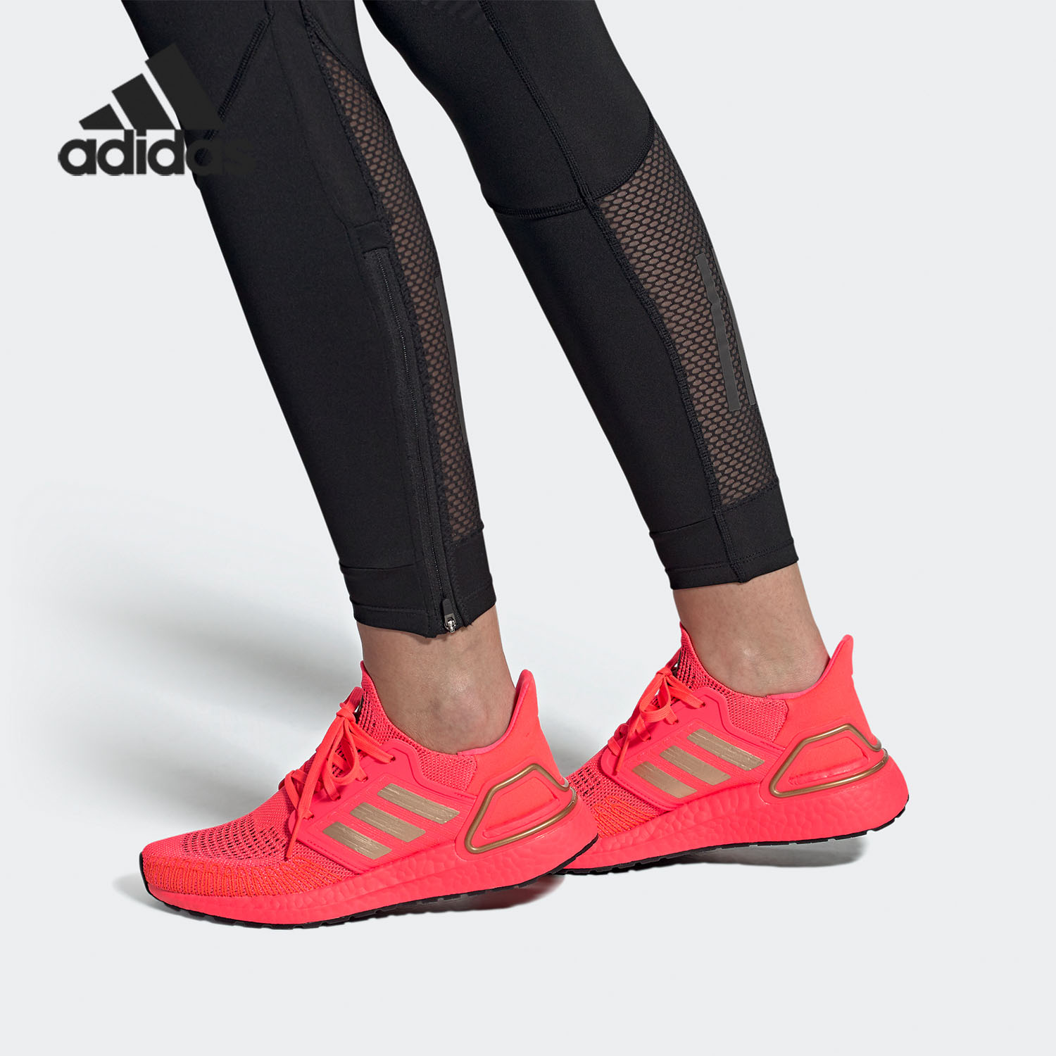 男女缓震跑步运动鞋阿迪达斯