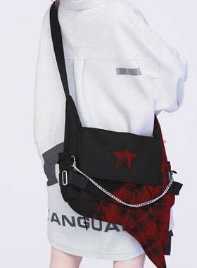 YONAIGA+原创潮牌ins风星星链条男邮差棋盘格学生单肩斜挎包包女