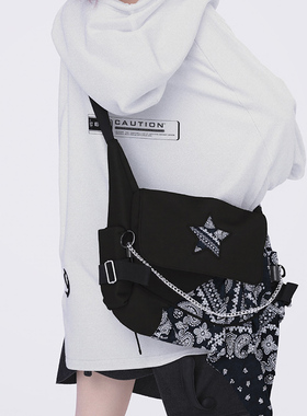 YONAIGA+原创潮酷星星链条男单肩斜挎包大容量学生女街头休闲背包