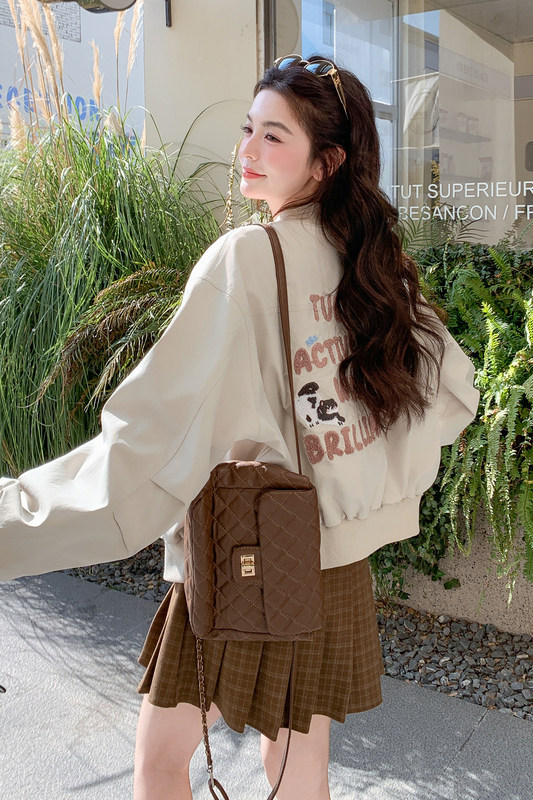 【出货中】后背刺绣休闲棒球服6002-P155-K298,女装短外套,浙宝189