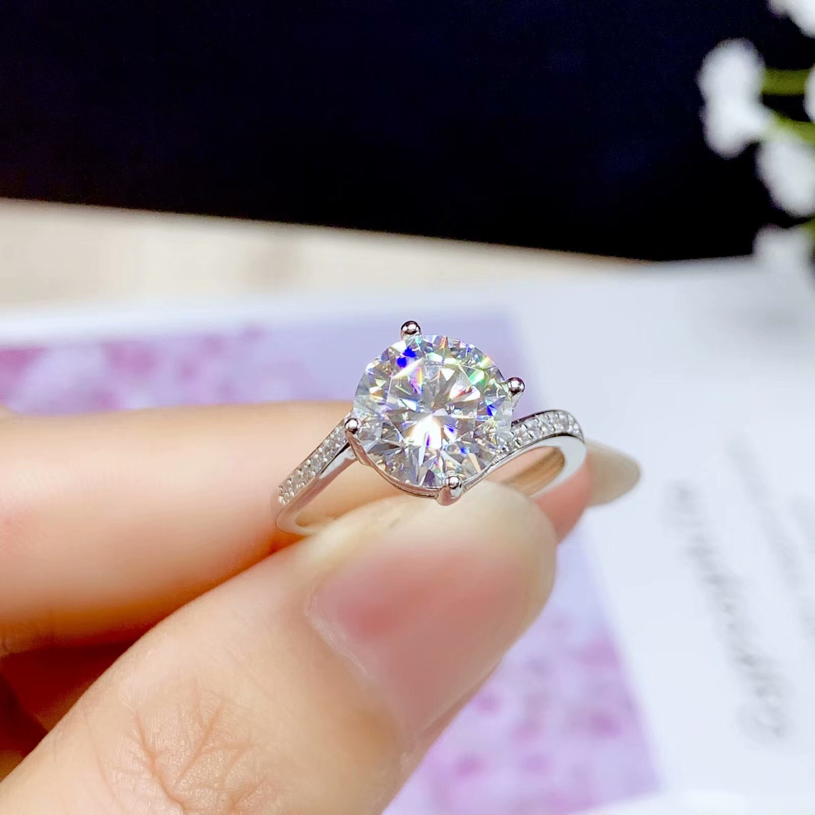 时尚莫桑钻款s925银 镀18k白金 圆形 5/6.5/8/9mm银托 女戒 钻戒