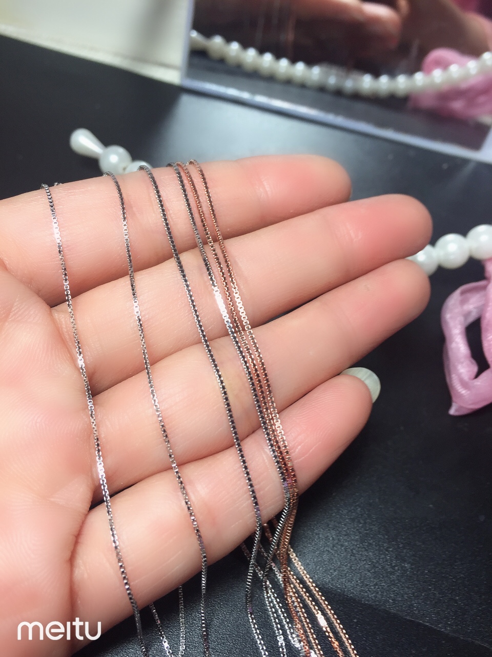 镀白金细款厘米盒子链