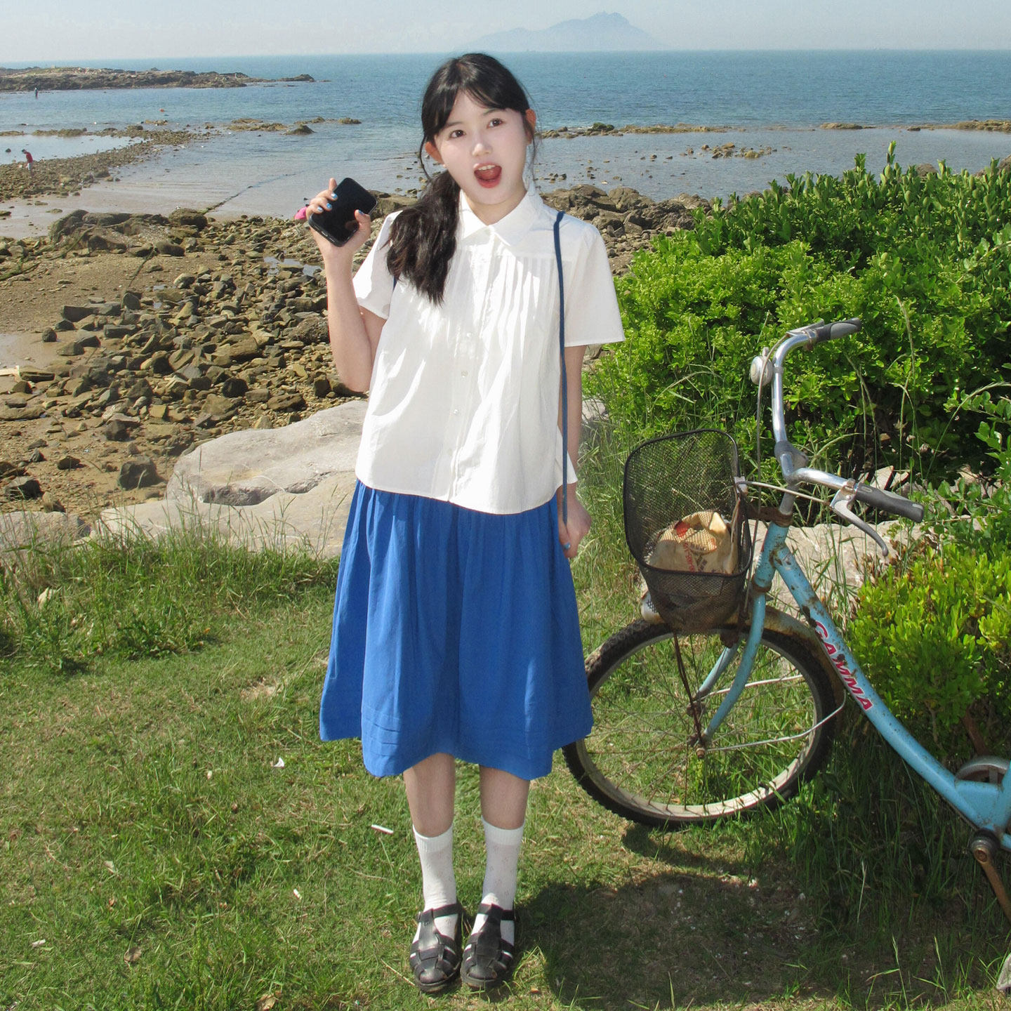 克莱因蓝中裙多巴胺少女高腰显瘦a字裙韩系伞裙亮蓝色过膝半身裙
