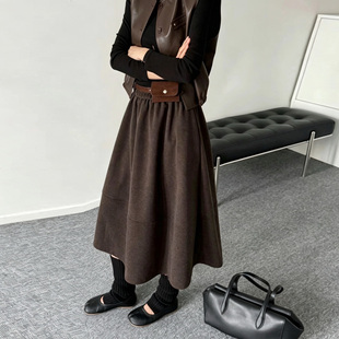 美拉德棕咖色毛呢半身裙女复古松紧腰花苞裙焦糖色赫本风七分伞裙