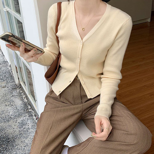 日系甜美鹅黄色毛衣开衫气质针织