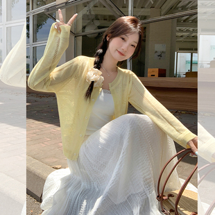小鸡黄镂空防晒针织开衫温柔风吊带裙外搭短款小个子鹅黄色空调衫