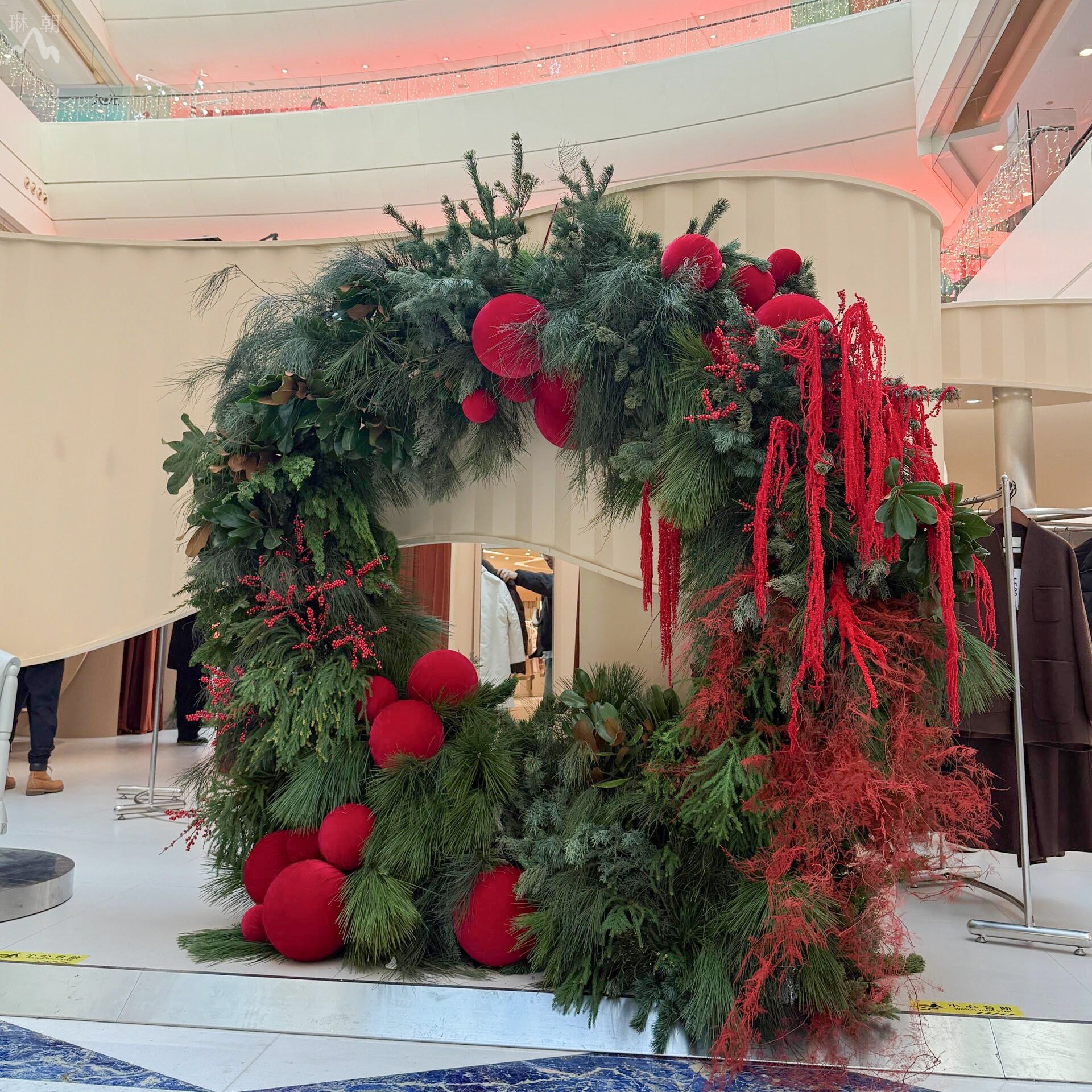 圣诞节花环巨大型装置商场酒店景区店铺网红打卡仿真绿植落地摆件