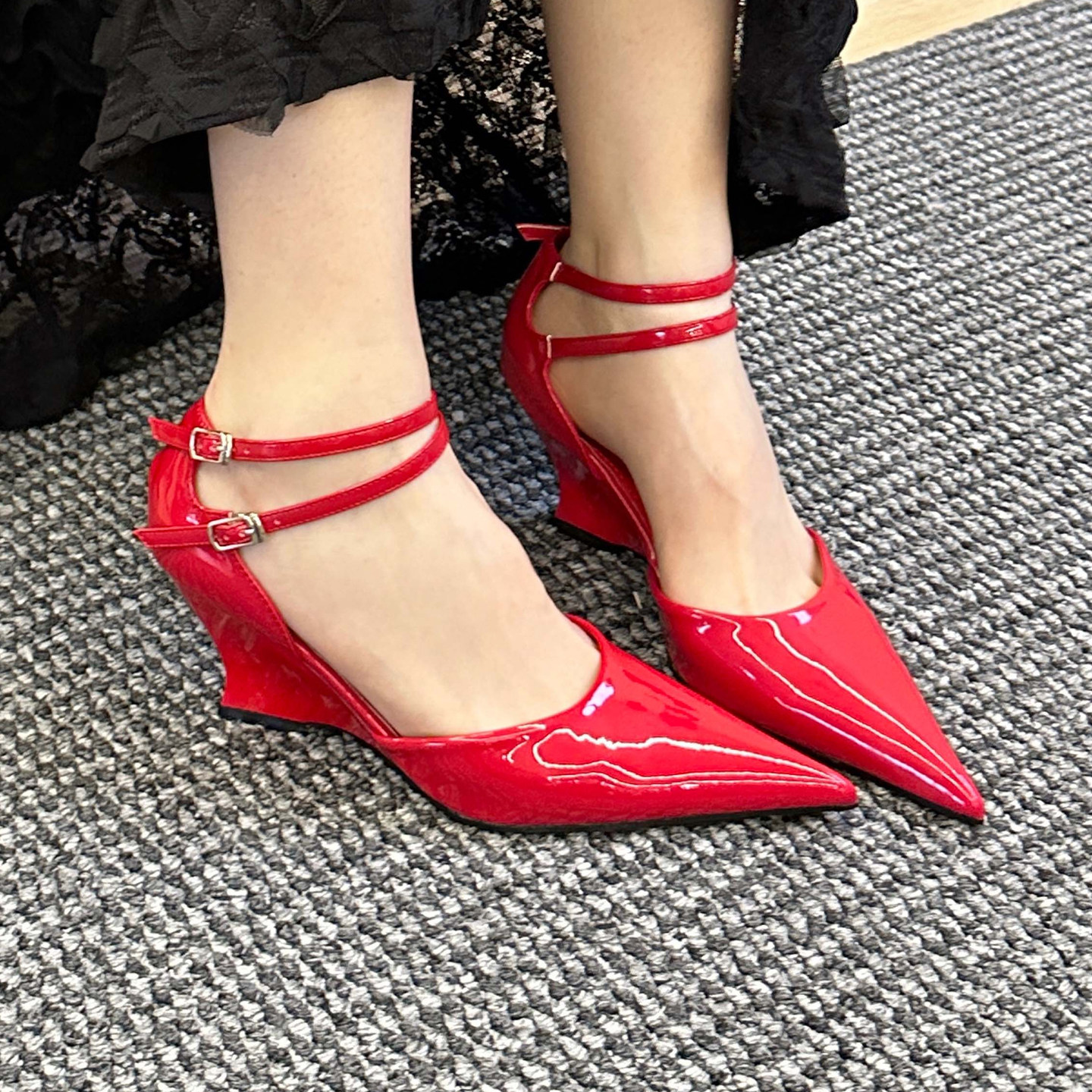 欧美时尚小坡跟高跟尖头双绑带包头包跟镂空凉鞋法式跟小众优雅鞋