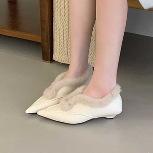 加绒女鞋 欧美时尚 深口单鞋 口套脚粗跟低跟法式 子冬 尖头瘦脚毛毛鞋