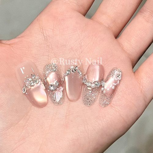 纯欲显白冰透粉色猫眼手工穿戴甲