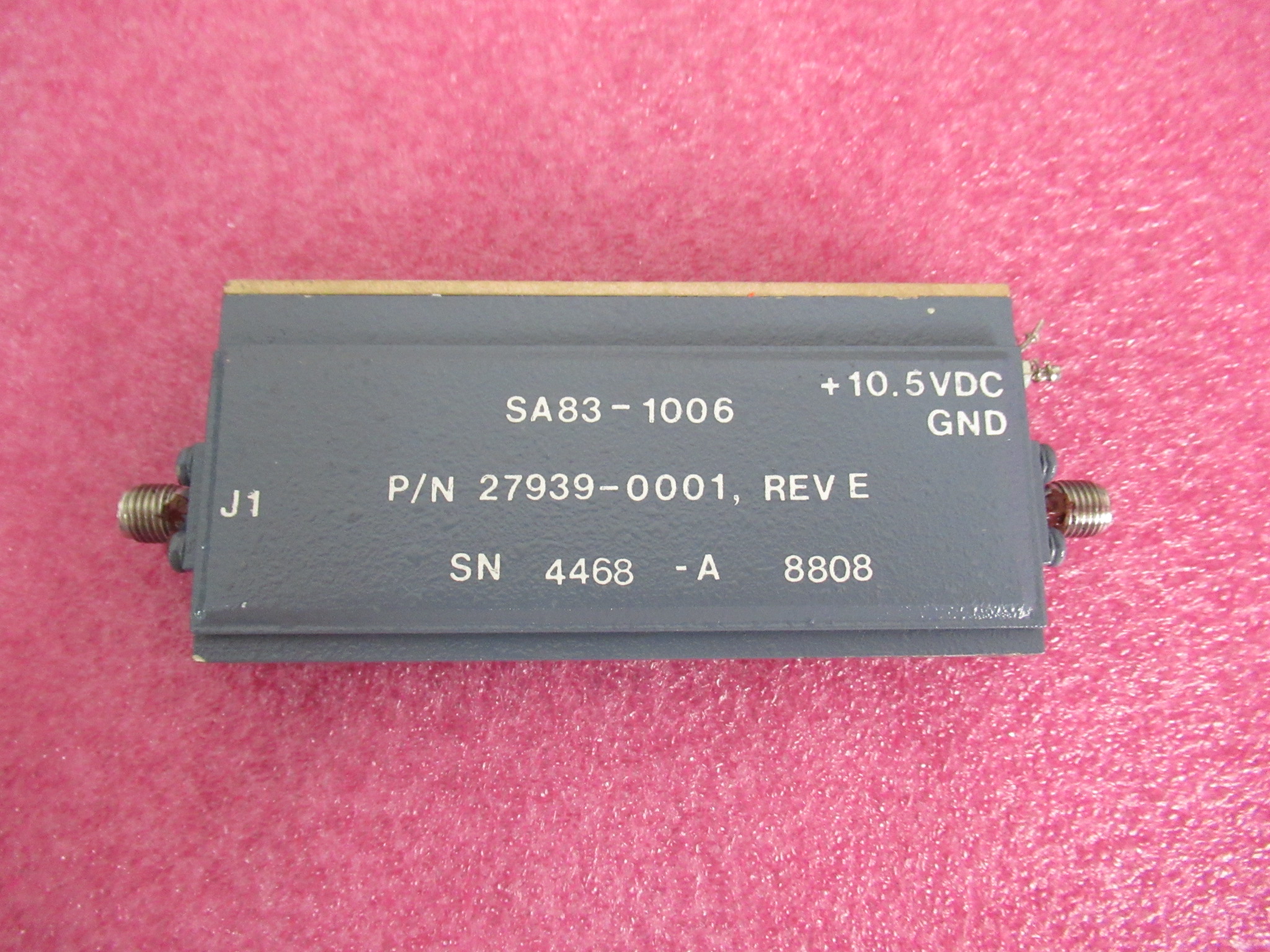 4.5-18GHz45dB18dBm驱动放大器