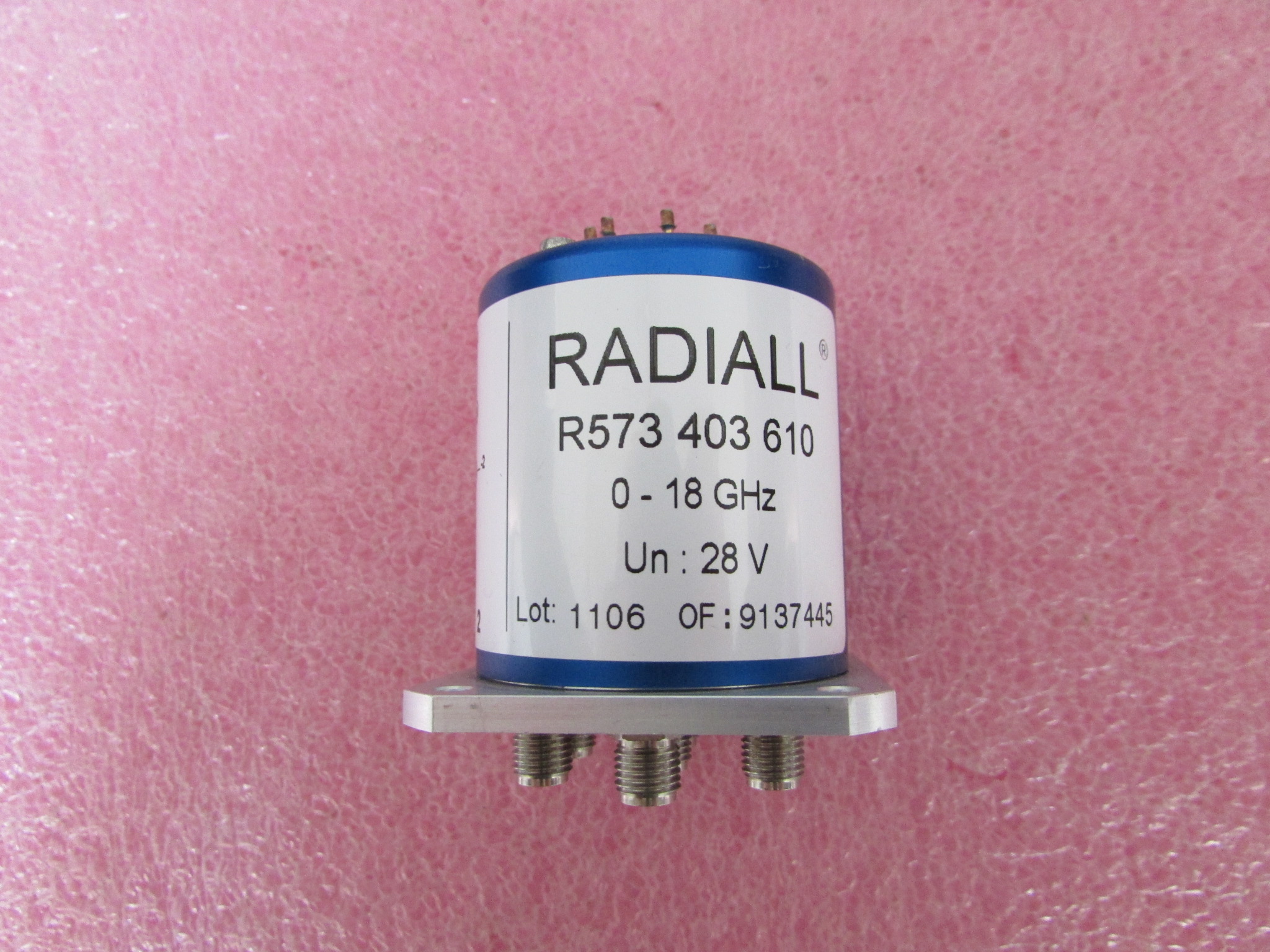 radiall r573403610 dc-18ghz 28v sma sp6t 射频微波同轴开关