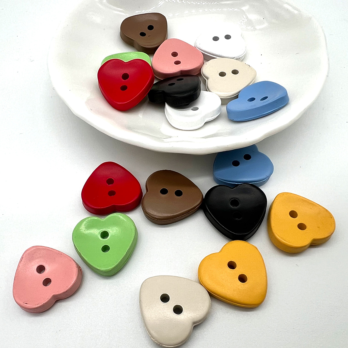 彩色两眼爱心纽扣装饰扣