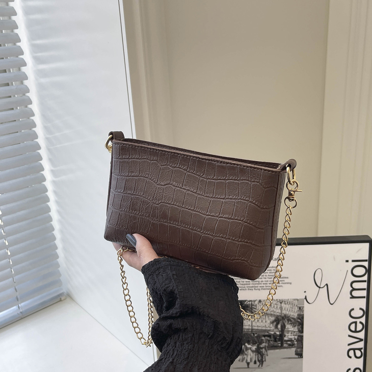 2026新款百搭包鳄鱼纹小方包女棕色链条单肩斜挎包简约百搭迷你包