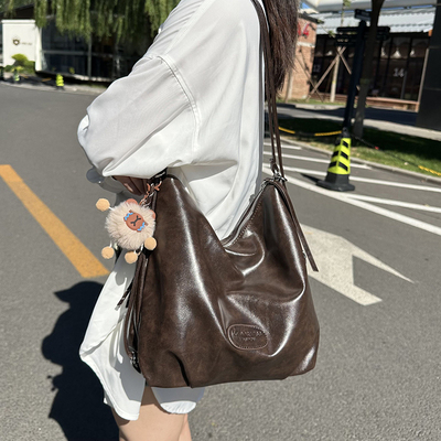 单肩斜挎包小众大容量三用托特包