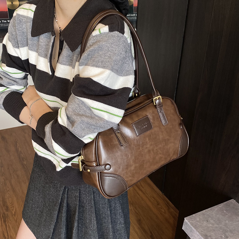 高级感复古大容量包包2025秋冬季新款通勤单肩包女士手提波士顿包